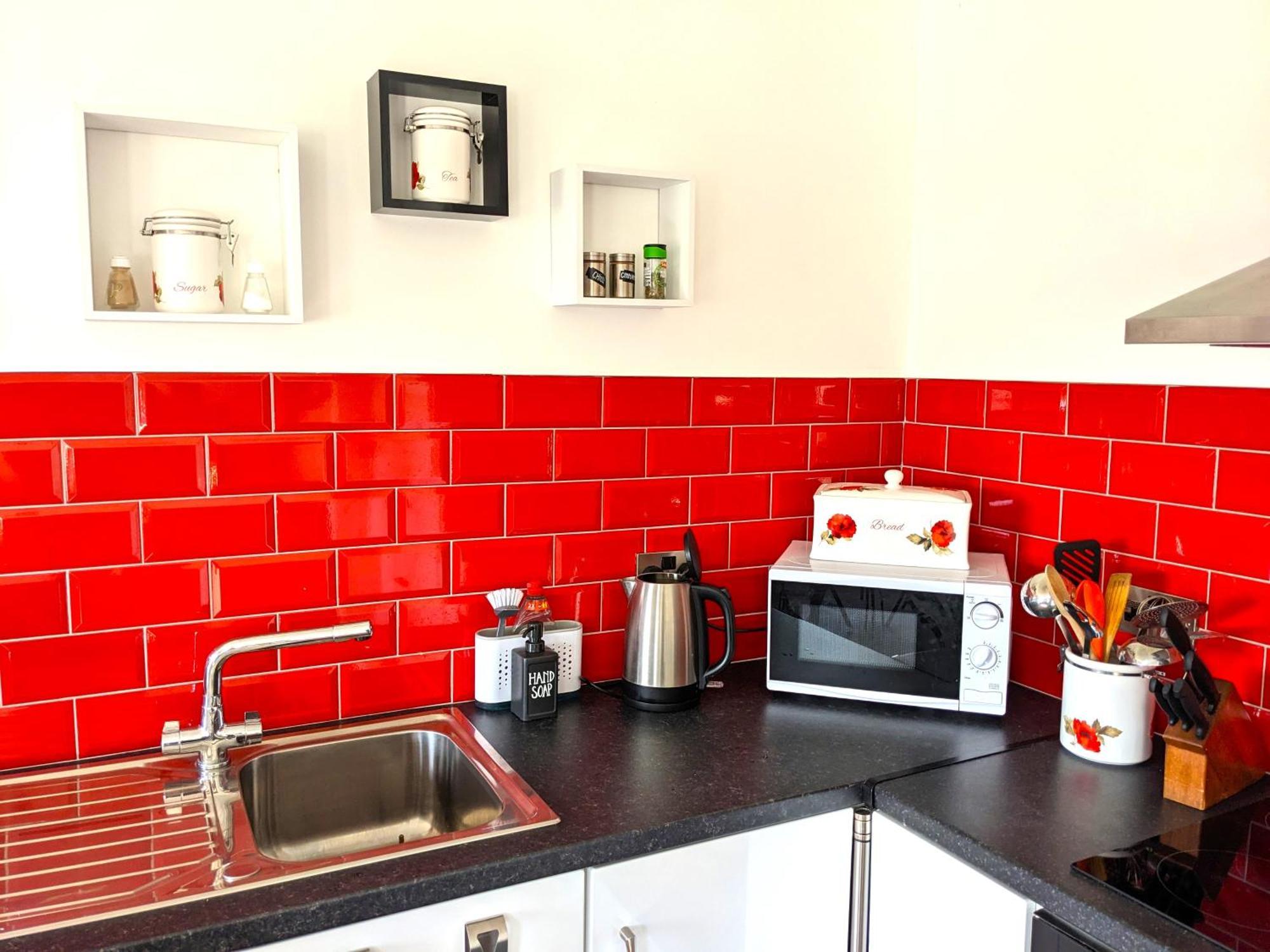 Shore Cottage - Cosy Comfort At The Sea Knights Town Exteriör bild